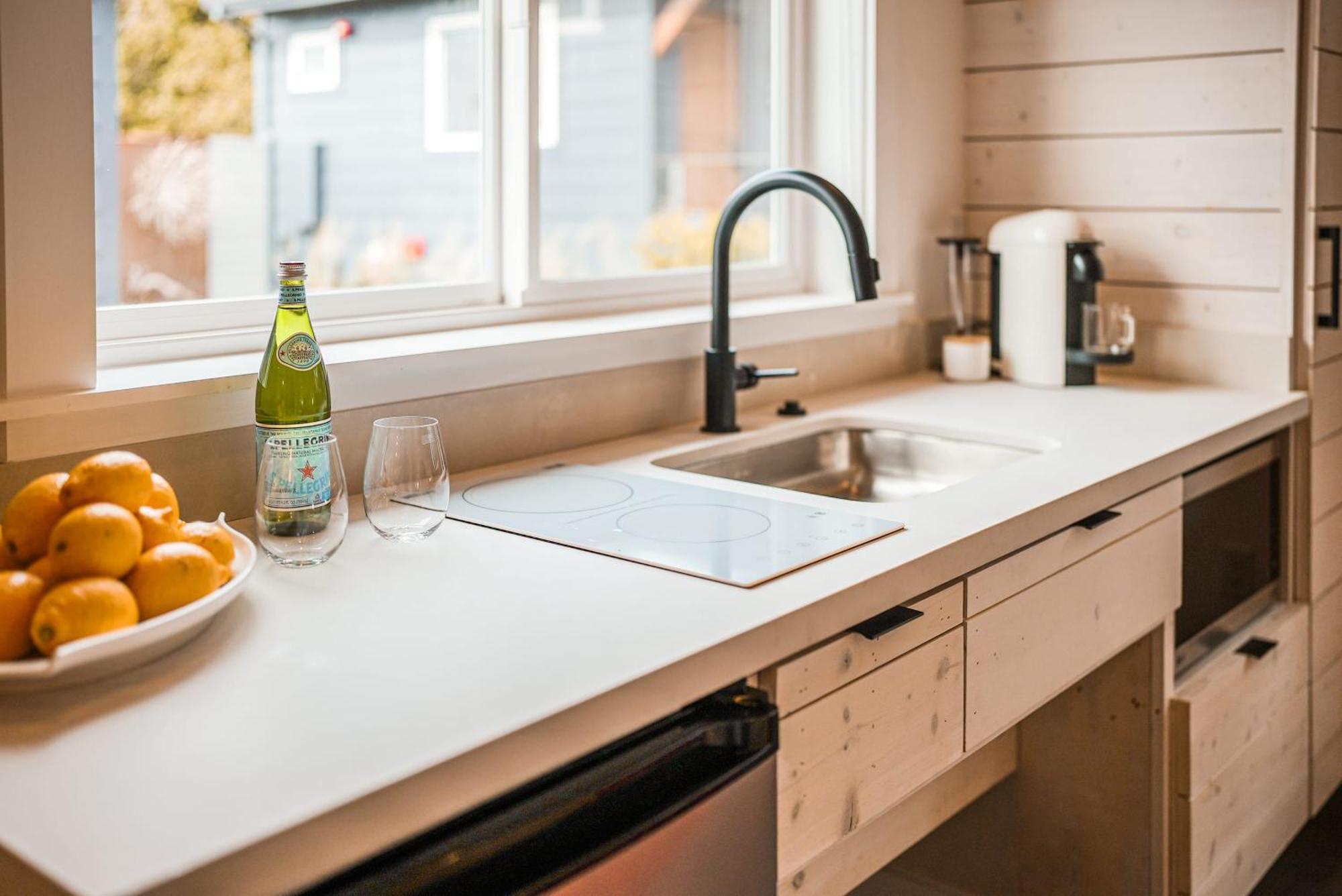 Longboard Studio Includes King Bed And Kitchenette Stinson Beach Bagian luar foto